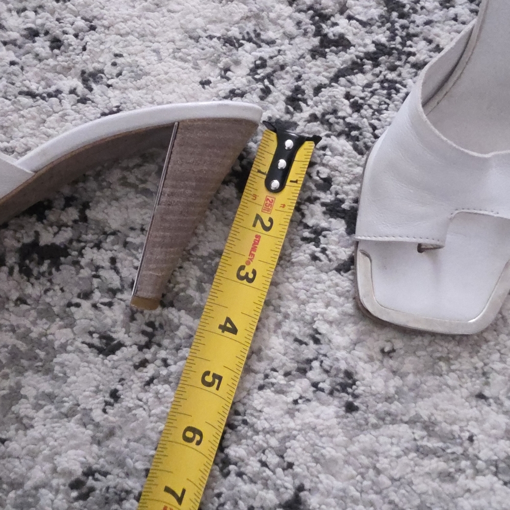 Donald Pliner Couture White Silver Leather Heel Sandal Open Toe 7 Rare Italy - Picture 7 of 8